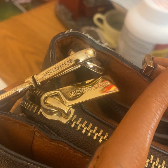 Michael Kors purse - Picture 6 of 16